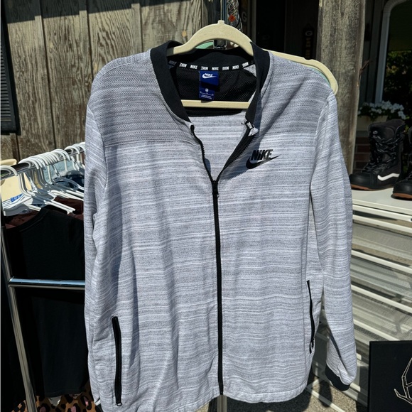 Lightweight Nike jacket extra large - Picture 5 of 5